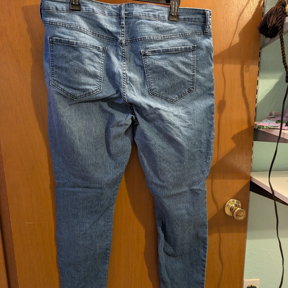 Jeans - Picture 4 of 4